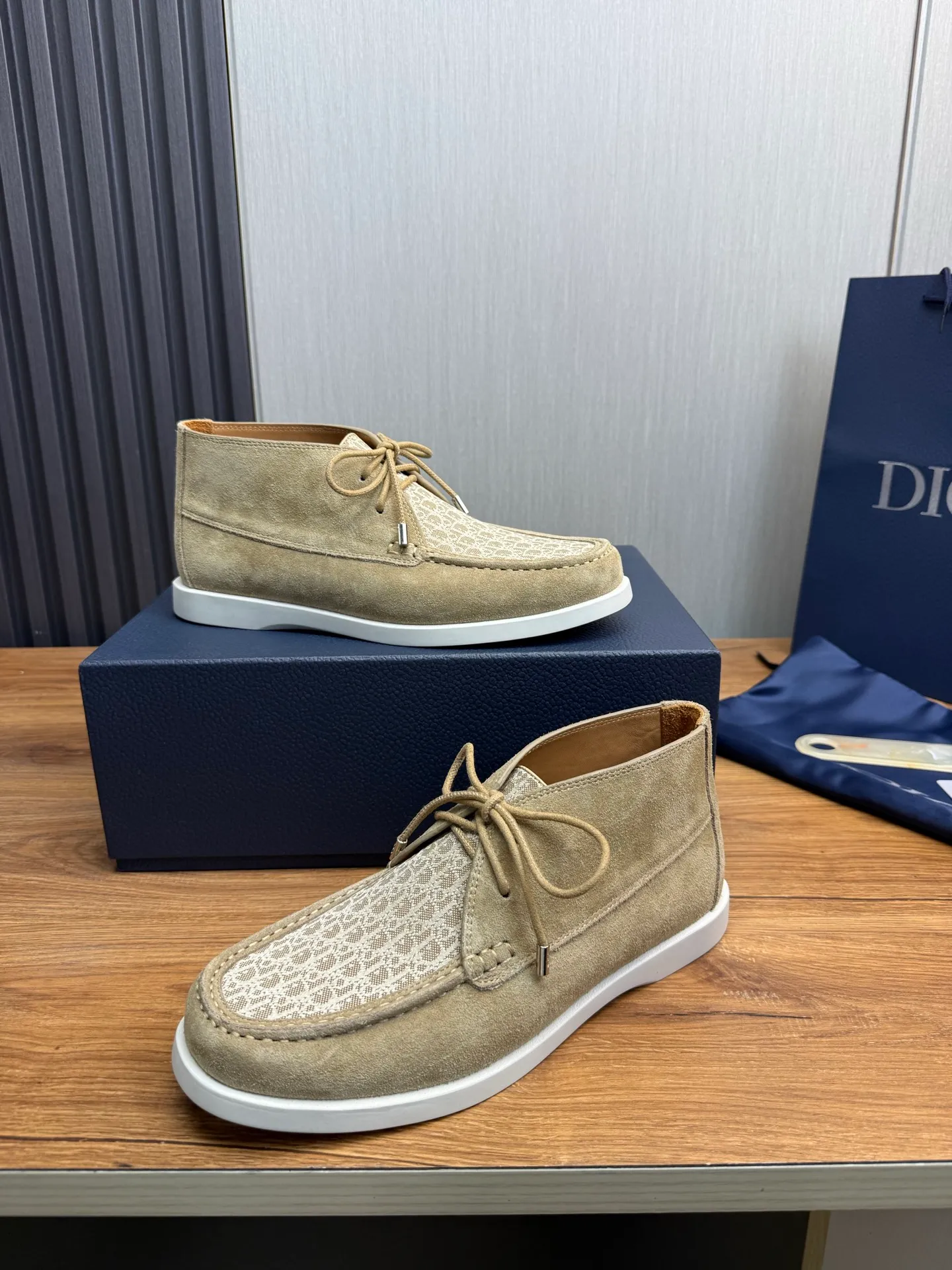 Factory price 620💰 [Dior] Men’s official website na hot sale🔥Imported cowhide + cowhide lining. Original rubber wear-resistant outsole. High quality shipment ⬆️Code number 38-44, (45 customized)